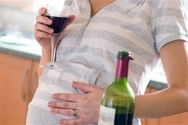 7 tác hại cực nguy hiểm của rượu đối với mẹ bầu