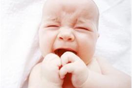 Phương pháp tạo thói quen đi ngủ đúng giờ đúng giấc cho bé mới sinh đến 3 tháng tuổi