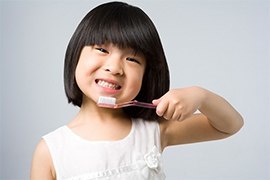 Tham khảo kinh nghiệm thực tế của một mẹ tập cho bé đánh răng