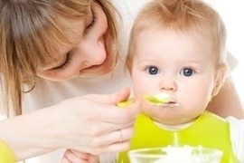 Phương pháp cho trẻ ăn sữa chua đúng cách hiệu quả cao