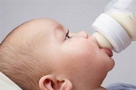 Sai lầm khi pha sữa khiến con chậm lớn cần tránh